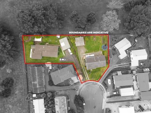 18 Crescent Court, Melville