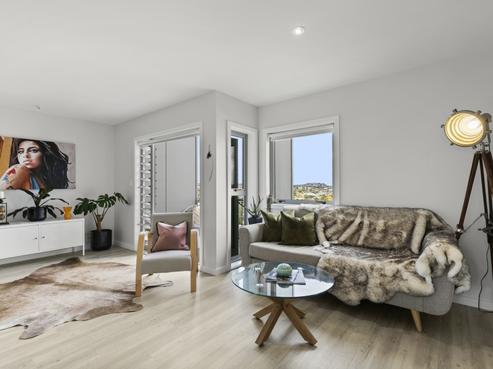 14/2 Western Springs Road, Morningside
