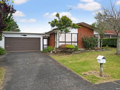 6 Mark Edward Drive, Half Moon Bay