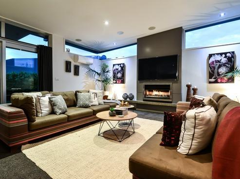 38 Winslow Court, Huntington