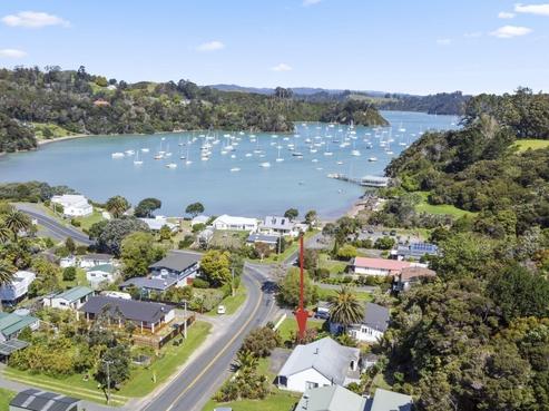 31 Matauwhi Road, Russell