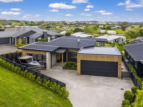 10 Laly Haddon Place, Matakana