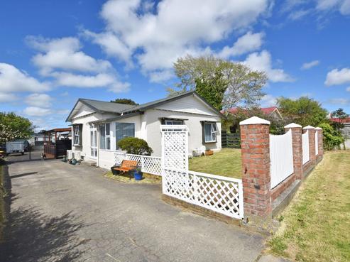 162 Pomona Street, Strathern