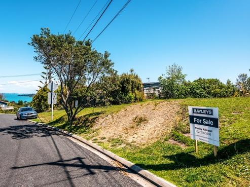 55 Ocean Road, Surfdale