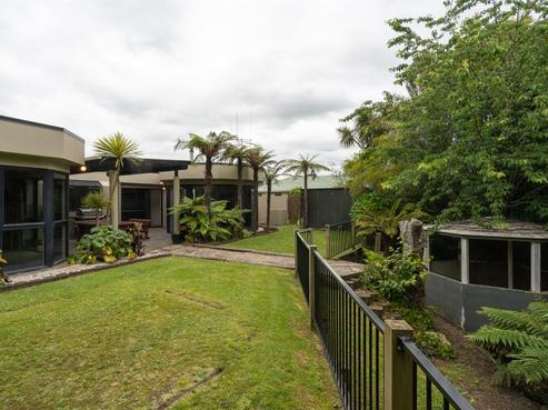 13 Oregon Crescent, Glenview