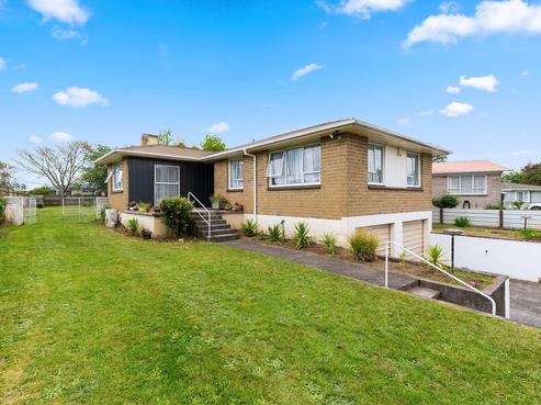 27 Pandora Avenue, Sunnybrook