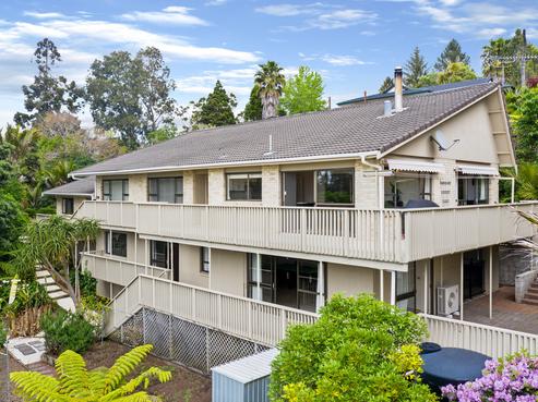 18 Atarua Gardens, Waiatarua