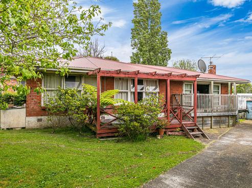 19 Crown Crescent, Otara