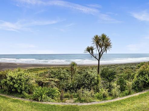 187 Marine Parade North, Piha