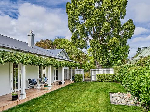 137 Kings Crescent, Central Hutt