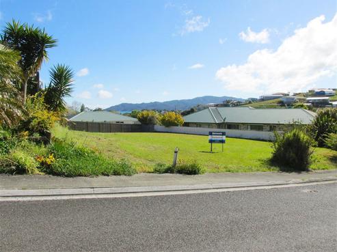 18 Hibiscus Avenue, Cable Bay
