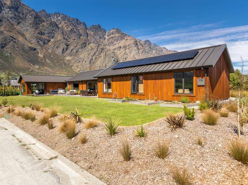 8 Hovingham Court, Jacks Point