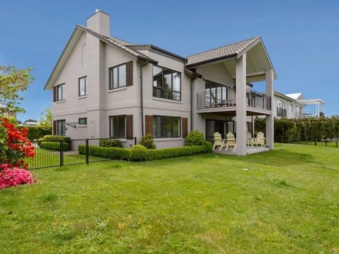 20 Chateau Crescent, Rangatira Park