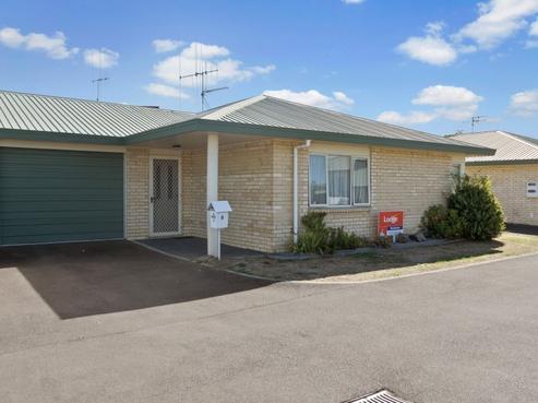 8/113 Cobham Drive, Hamilton East