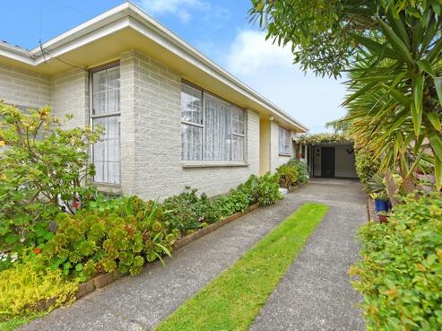 20A Harvard Grove, Totara Park