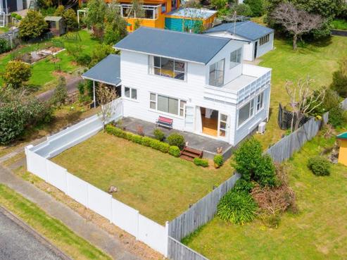 6 Kaitawa Street, Waikanae Beach