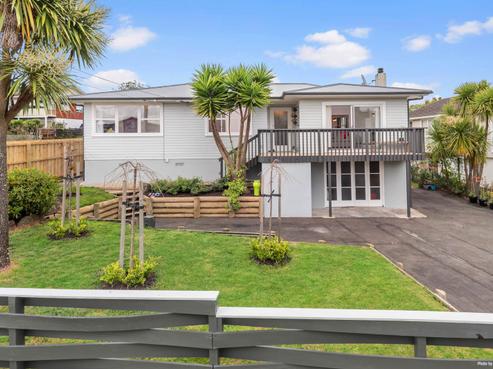 65 Royal View Road, Te Atatu South