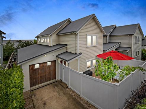 25 Cape Cod Drive, Gulf Harbour