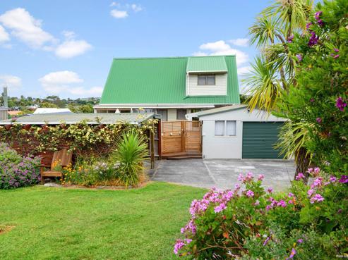 35 Shakespear Road, Army Bay