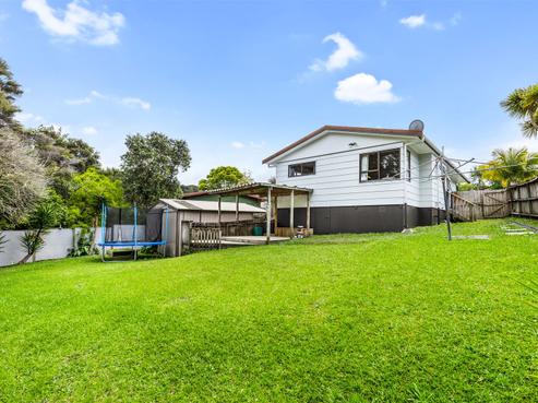 16 Thistledew Place, Bayview