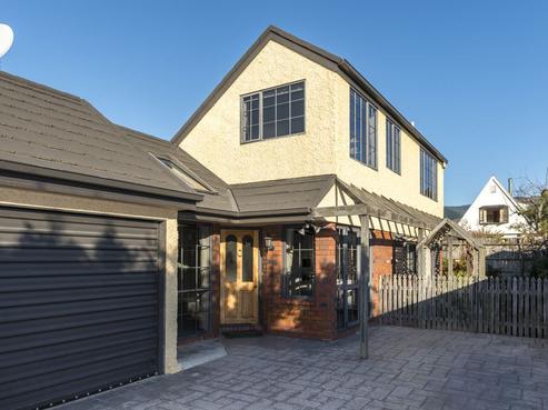 2/350 Hardy Street, Nelson City