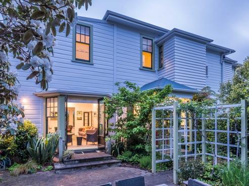 33 Hobson Crescent, Thorndon
