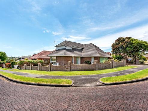 2/4 Crescent Hills Court, Northpark