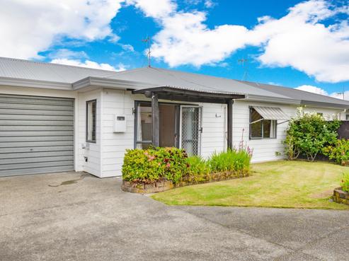 2/509 Queen Street East, Hastings