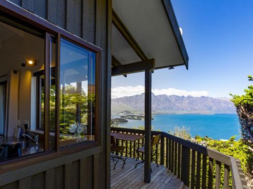 39A Greenstone Place, Fernhill/Sunshine Bay