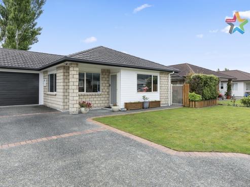 13 Woodland Mews, Wainuiomata