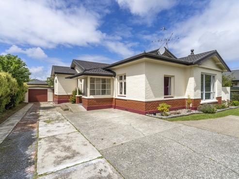 11 Queens Drive, Richmond