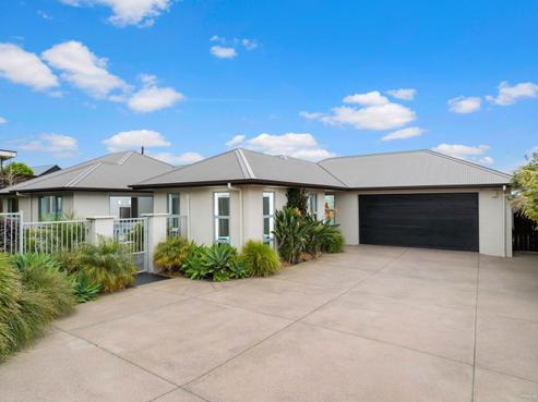 8 Basin Place, Pukekohe