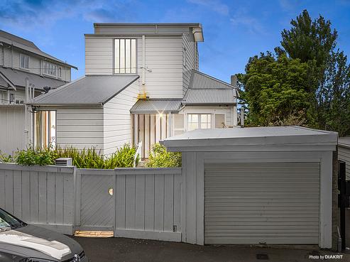 19 Talavera Terrace, Kelburn