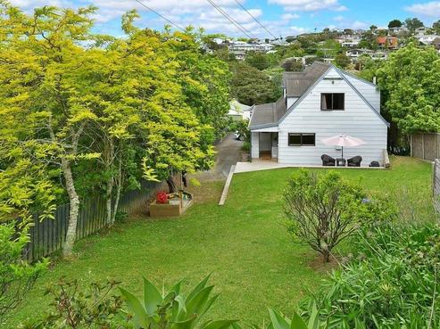 10 Elliston Crescent, Stanmore Bay