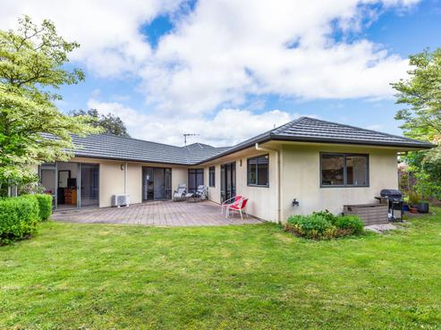 17 Robinson Terrace, Rangatira Park