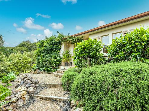 18 Crescent Road West, Ostend