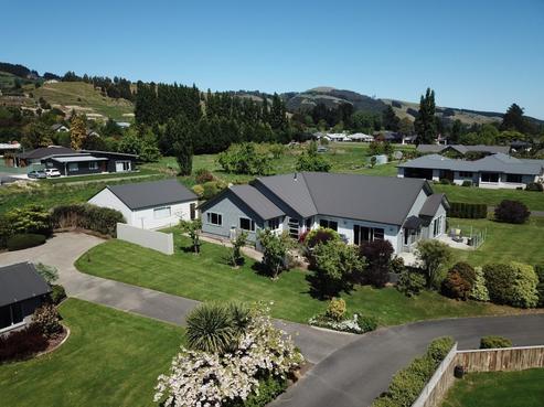 6 Orchard Grove, East Taieri