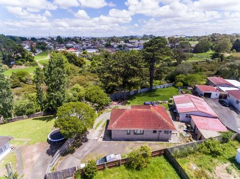21 Bolton Place, Otara