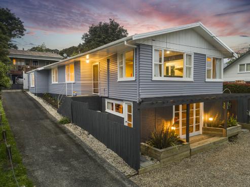 512 West Coast Road, Oratia