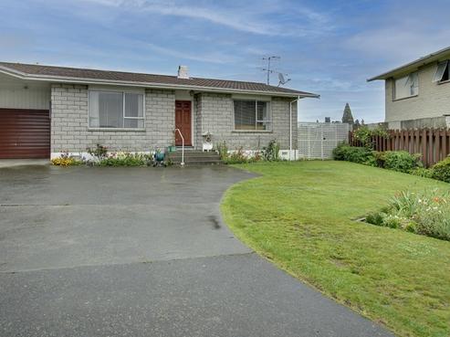 2/16 Cobham Crescent, Stoke