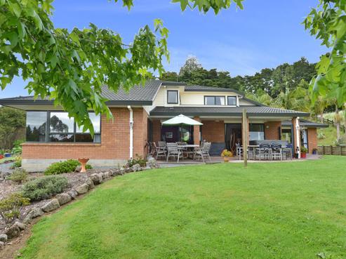 243 Pukeatua Road, Maungatapere