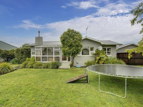 39 Neale Avenue, Stoke