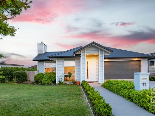 11 Floyd Road, Riverhead