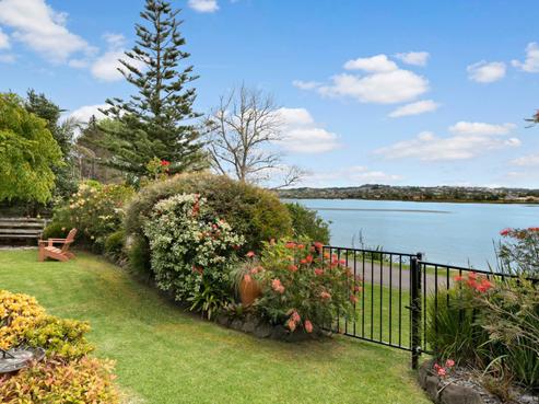 29 Maori Hut Road, Red Beach