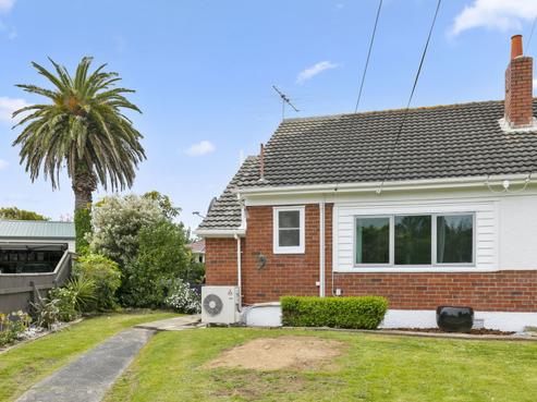 79 Hall Crescent, Epuni