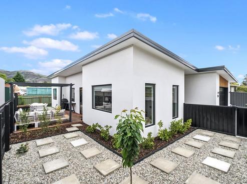 50 Barry Avenue, Cromwell