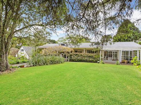 6 Greenwoods Close, Titirangi