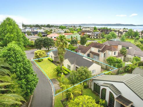 15 Huntaway Lane, Te Atatu Peninsula
