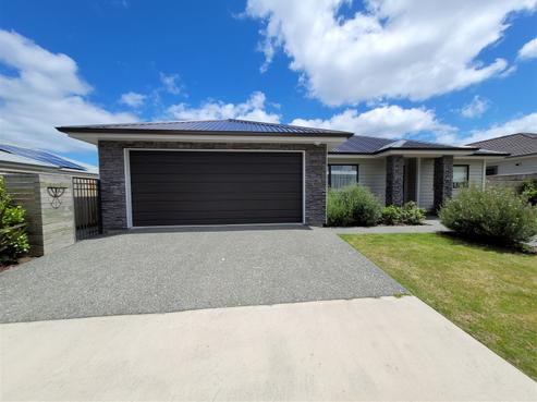 9 Henrietta Maxwell Grove, Wainuiomata