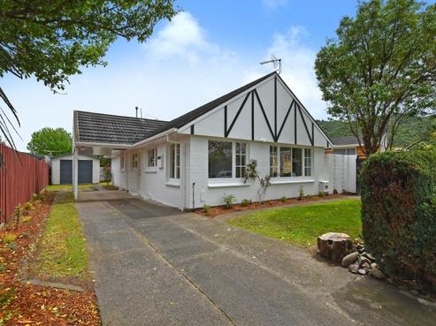 13 Akron Grove, Totara Park